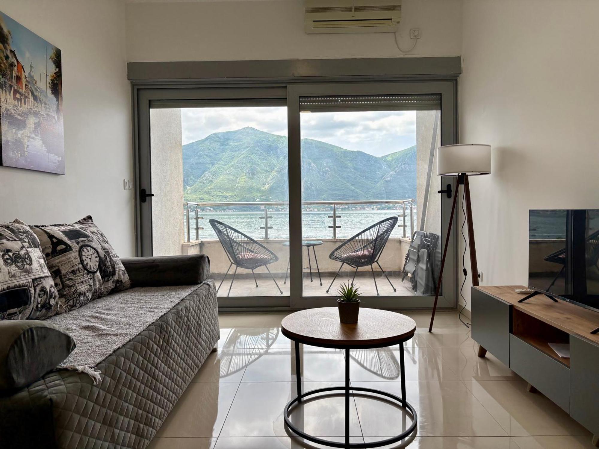Waterfront Apartments Kotor Exterior photo